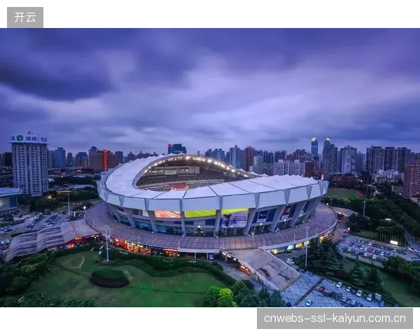上海徐家汇体育公园改造，围绕“一场两馆”构建地下“万体汇”，探索核心城区体育基建与社区15分钟生活圈的深度耦合